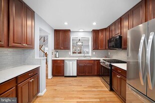 43861 Laburnum Square in Ashburn, VA - Building Photo