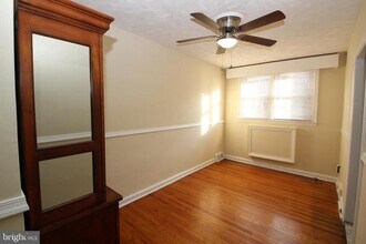 222 W Colonial St in Philadelphia, PA - Building Photo - Building Photo