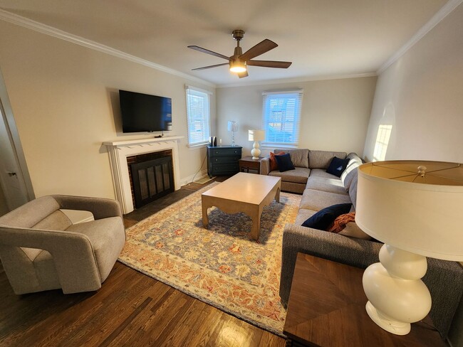1231 Brookwood Dr in Winston-Salem, NC - Building Photo - Building Photo