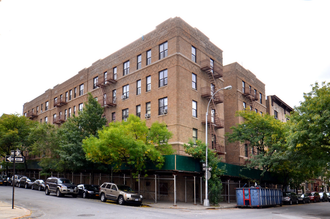 2120 Honeywell Ave in Bronx, NY - Building Photo