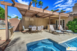 1341 E Padua Way in Palm Springs, CA - Building Photo - Building Photo