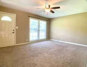 339 Lake Ct Dr in Clarksville, TN - Building Photo - Building Photo