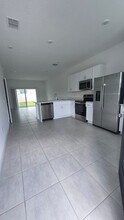 3064 Skyline Lp, Unit 7-94 in Kissimmee, FL - Foto de edificio - Building Photo