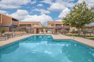 Capistrano in Tucson, AZ - Building Photo