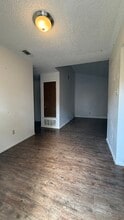 4502 Brown Bark Pl, Unit B in Austin, TX - Building Photo - Building Photo