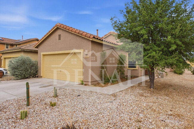 584 N Highlands Grove Ln in Sahuarita, AZ - Building Photo - Building Photo