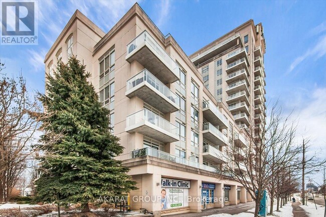 3865 Lake Shore Blvd W in Toronto, ON - Building Photo - Building Photo