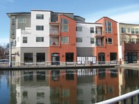 Tualatin Mews in Tualatin, OR - Foto de edificio - Building Photo