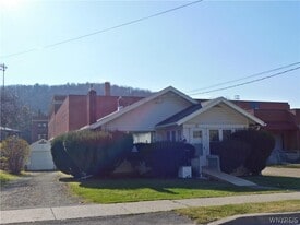 172 Wellsville St in Bolivar, NY - Building Photo