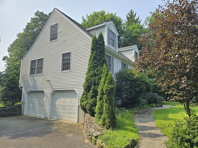 1 Barry Dr in Ashland, MA - Building Photo - Building Photo