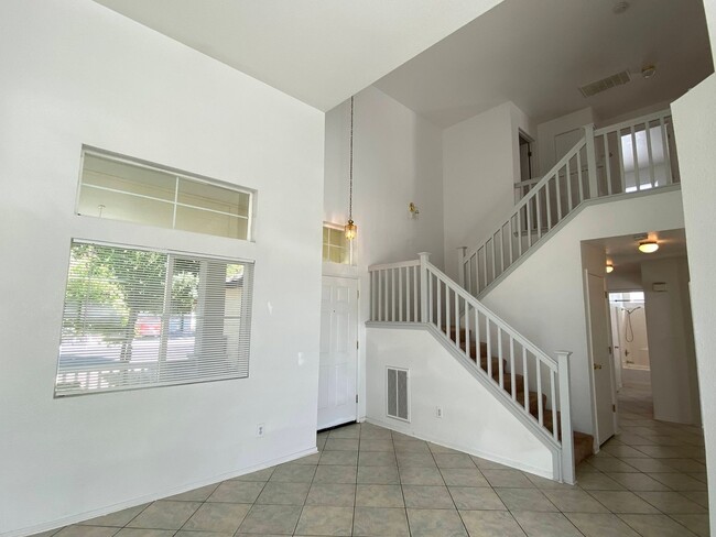 3569 Shogoro Ln in Stockton, CA - Building Photo - Building Photo