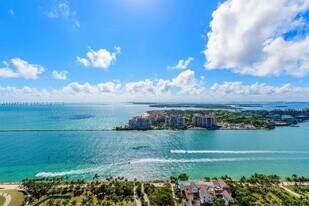 100 South Pointe Dr, Unit 3101 in Miami Beach, FL - Building Photo