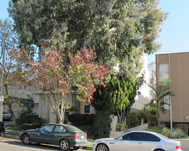 1274 Granville Ave in Los Angeles, CA - Foto de edificio - Building Photo