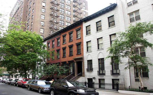 234 E 19th St in New York, NY - Building Photo