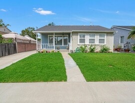 15017 Bodger Ave in Hawthorne, CA - Building Photo