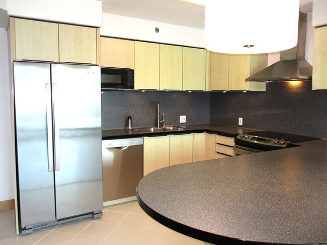 801 S King St in Honolulu, HI - Building Photo - Building Photo