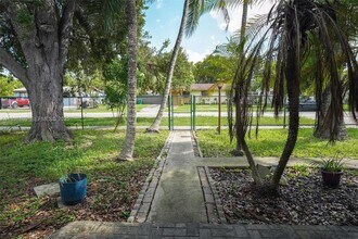 11121 SW 203rd Terrace in Cutler Bay, FL - Foto de edificio - Building Photo