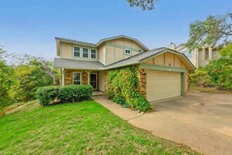 1928 Holly Hill Dr in Austin, TX - Building Photo - Building Photo