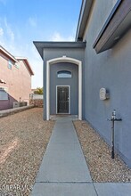 454 Claiborne St in Horizon City, TX - Building Photo - Building Photo