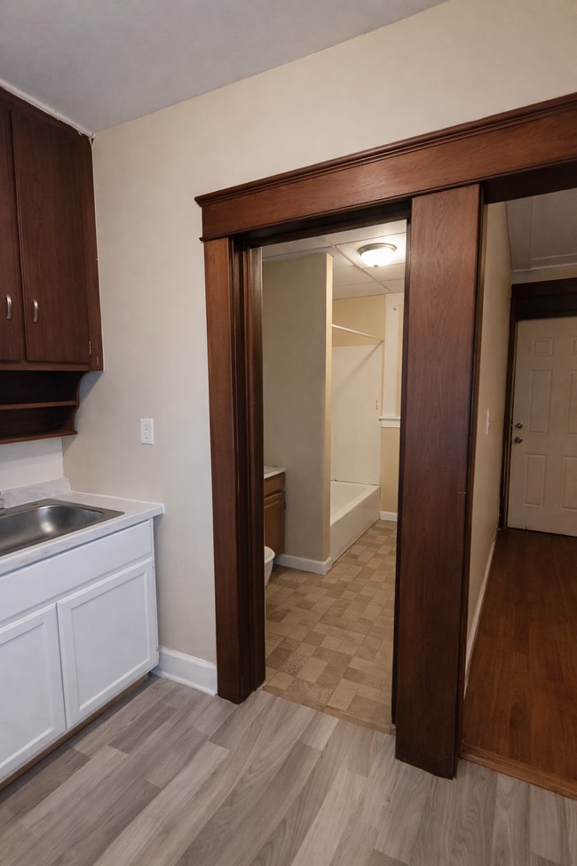 270 Livingston Ave, Unit #1 in Albany, NY - Building Photo - Building Photo