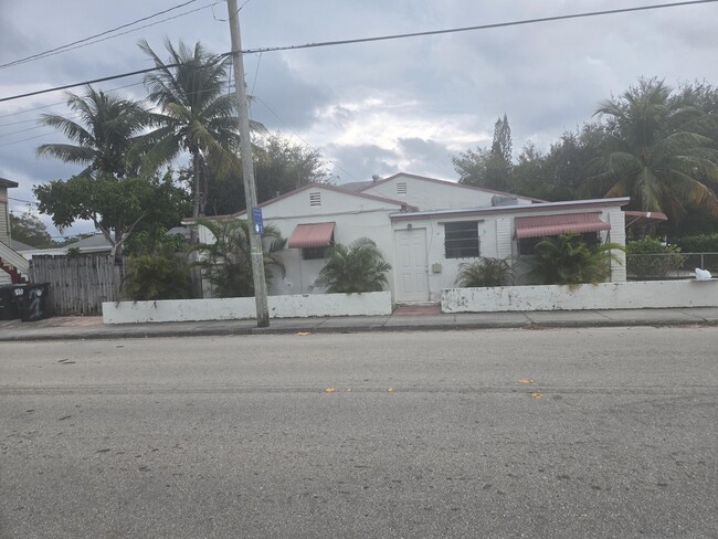930 N K St in Lake Worth Beach, FL - Building Photo - Building Photo