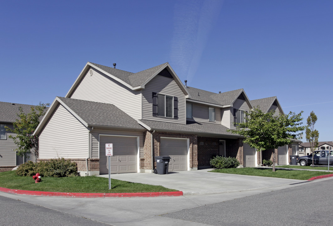 Garden View Townhomes in Centerville, UT - Building Photo