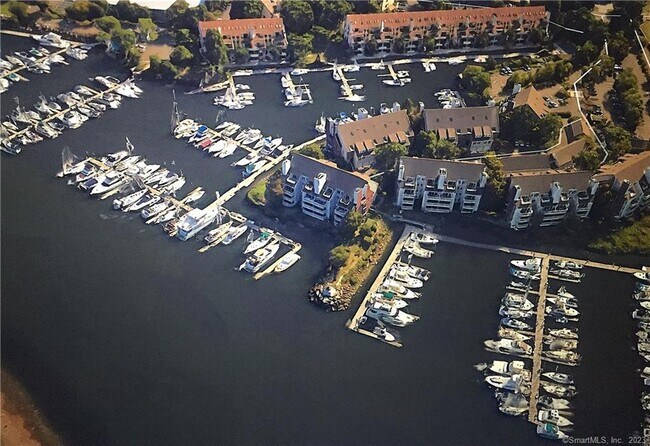 123 Harbor Dr in Stamford, CT - Building Photo - Building Photo