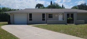 1502 SE Hearne Ct in Port St. Lucie, FL - Building Photo