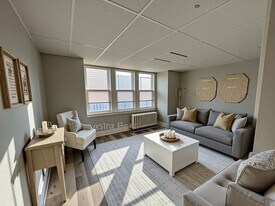 2011 Woodlynne Ave in Oaklyn, NJ - Building Photo