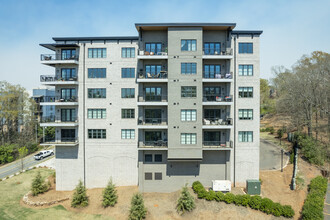 Broadview Greenville in Greenville, SC - Building Photo - Building Photo