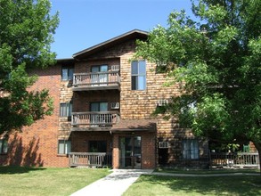 Auburn Apartments in Wahpeton, ND - Building Photo - Building Photo