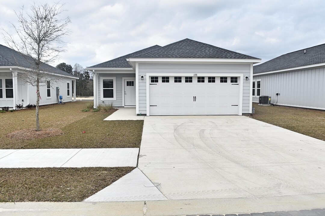 188 Speckled Trout Ln N in Freeport, FL - Building Photo