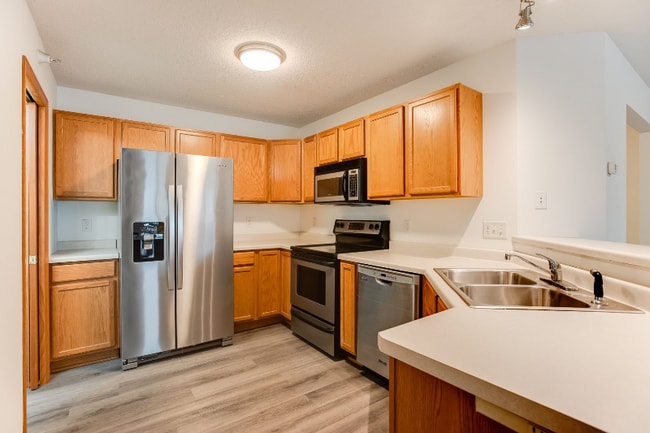 14949 Mustang Path in Savage, MN - Building Photo - Building Photo