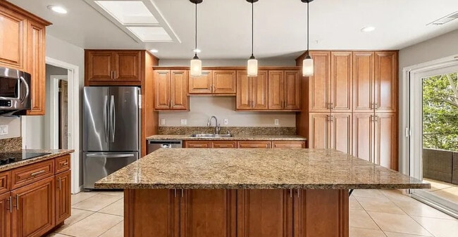 7722 Rancho Santa Fe View Ct in Rancho Santa Fe, CA - Building Photo - Building Photo