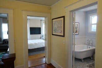 575 Valle Vista Ave, Unit 2 in Oakland, CA - Building Photo - Building Photo