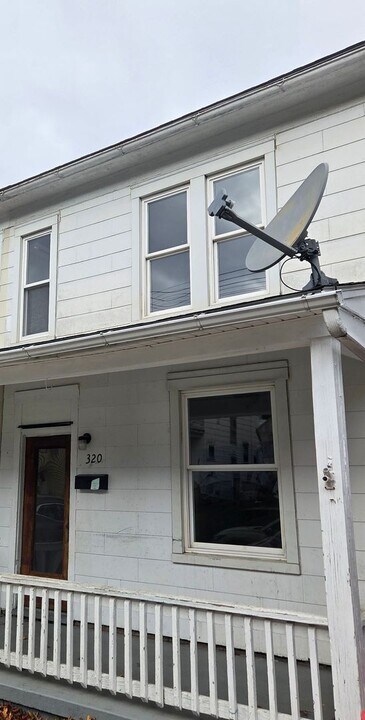 320 Atlantic Ave in Red Lion, PA - Building Photo
