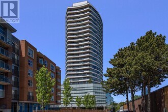 485 Richmond Rd in Ottawa, ON - Building Photo - Building Photo