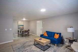 Indigo Villas in Oklahoma City, OK - Building Photo