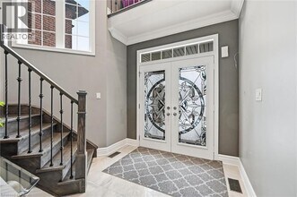 456 Valridge Dr in Hamilton, ON - Building Photo - Building Photo