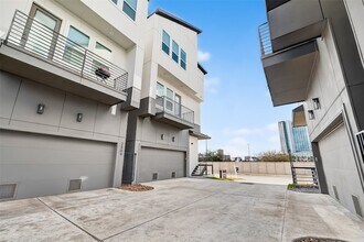 2511 N MacGregor Way in Houston, TX - Foto de edificio - Building Photo