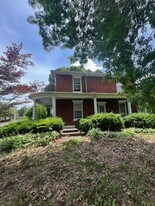 1209 Downey St in Radford, VA - Building Photo