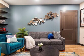 611 Commerce St in New Orleans, LA - Foto de edificio - Building Photo