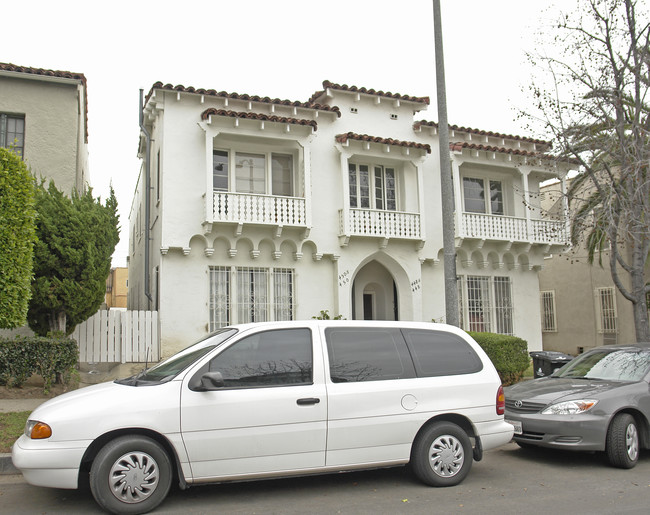 448 N Orange Grove Ave in Los Angeles, CA - Building Photo - Building Photo