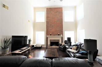 1711 S Medio River Cir in Sugar Land, TX - Building Photo - Building Photo