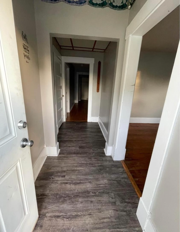 property at 913 N Main St