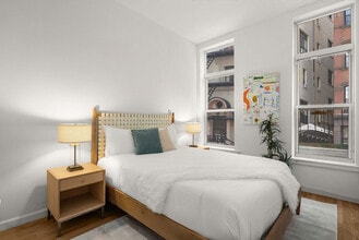 69 Leonard St in New York, NY - Building Photo - Building Photo