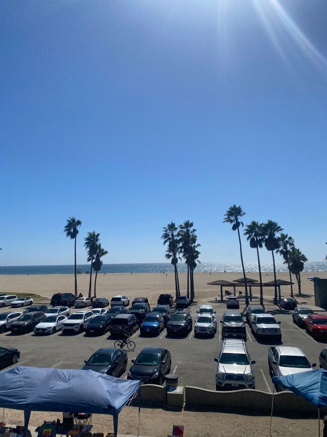 313 Ocean Front Walk, Unit 4