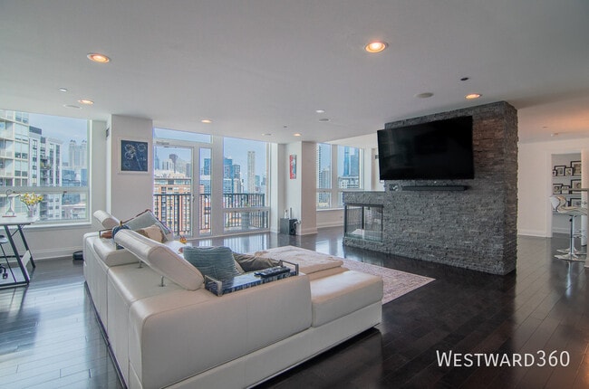 600 N Kingsbury St in Chicago, IL - Building Photo - Building Photo