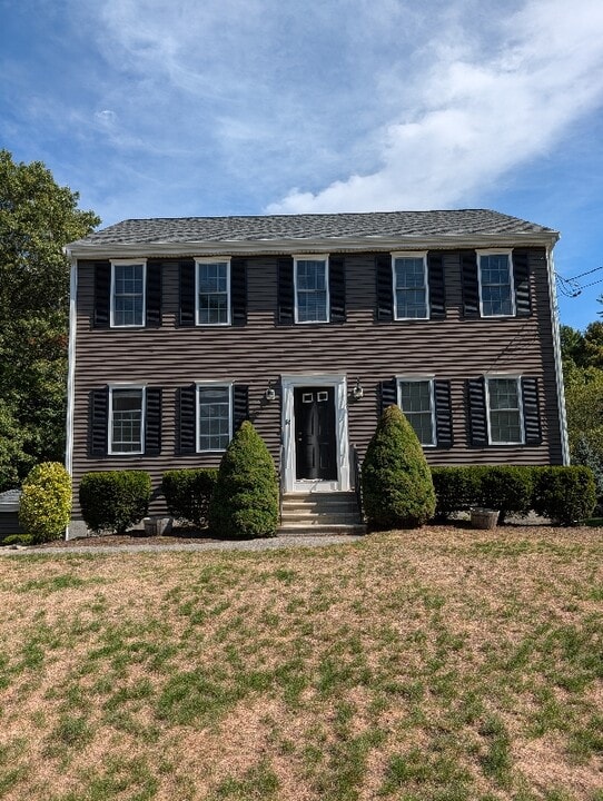 87 Center St in Carver, MA - Building Photo