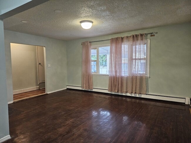 163 Herbert Ave in Elmont, NY - Building Photo - Building Photo